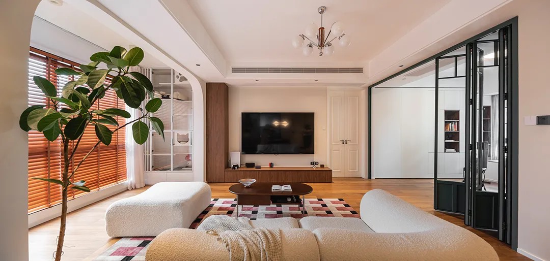 广州112㎡精装房改造成中古风简直美炸了！两人三喵的家