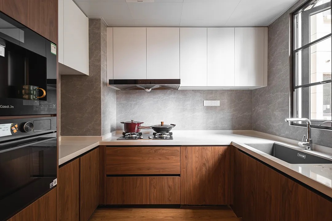 广州112㎡精装房改造成中古风简直美炸了！两人三喵的家