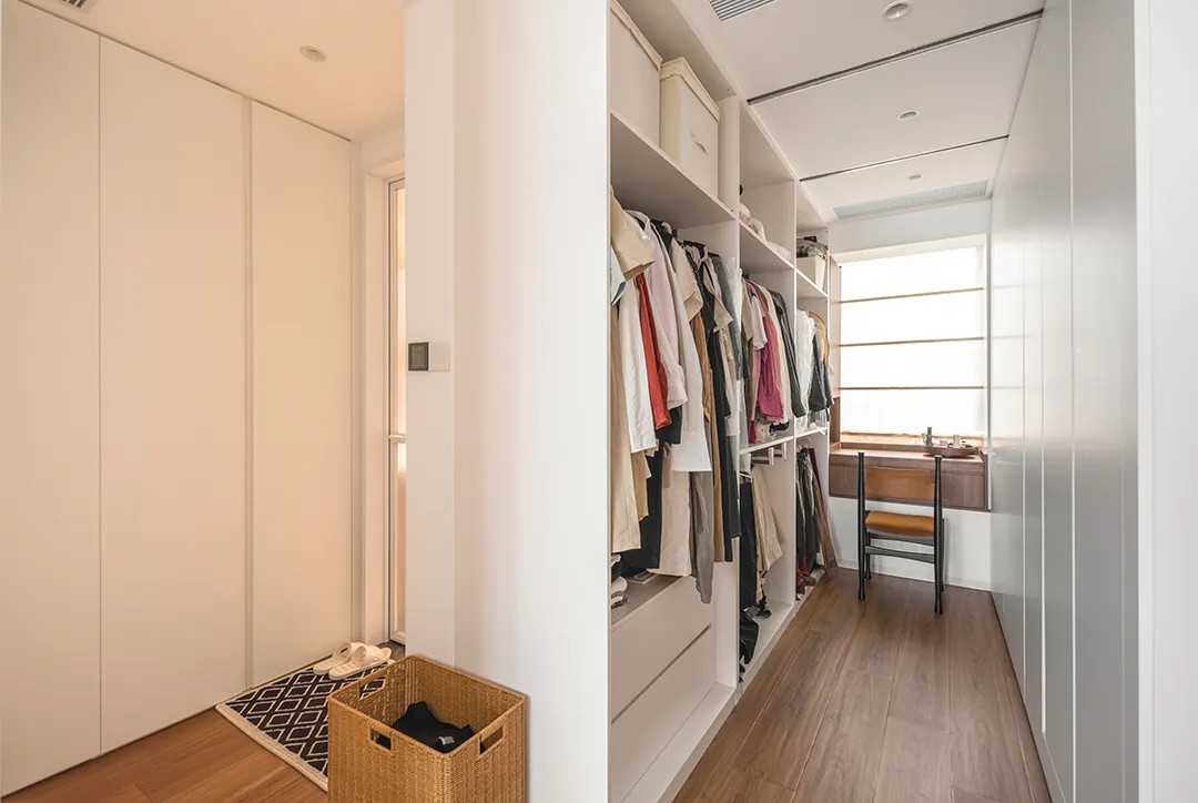 广州112㎡精装房改造成中古风简直美炸了！两人三喵的家