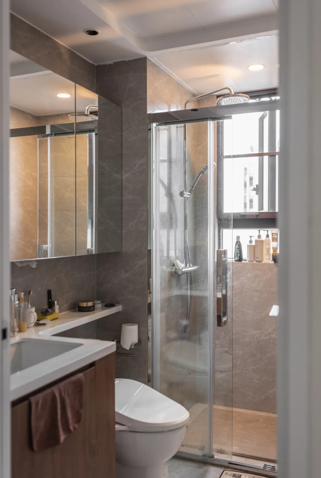 广州112㎡精装房改造成中古风简直美炸了！两人三喵的家