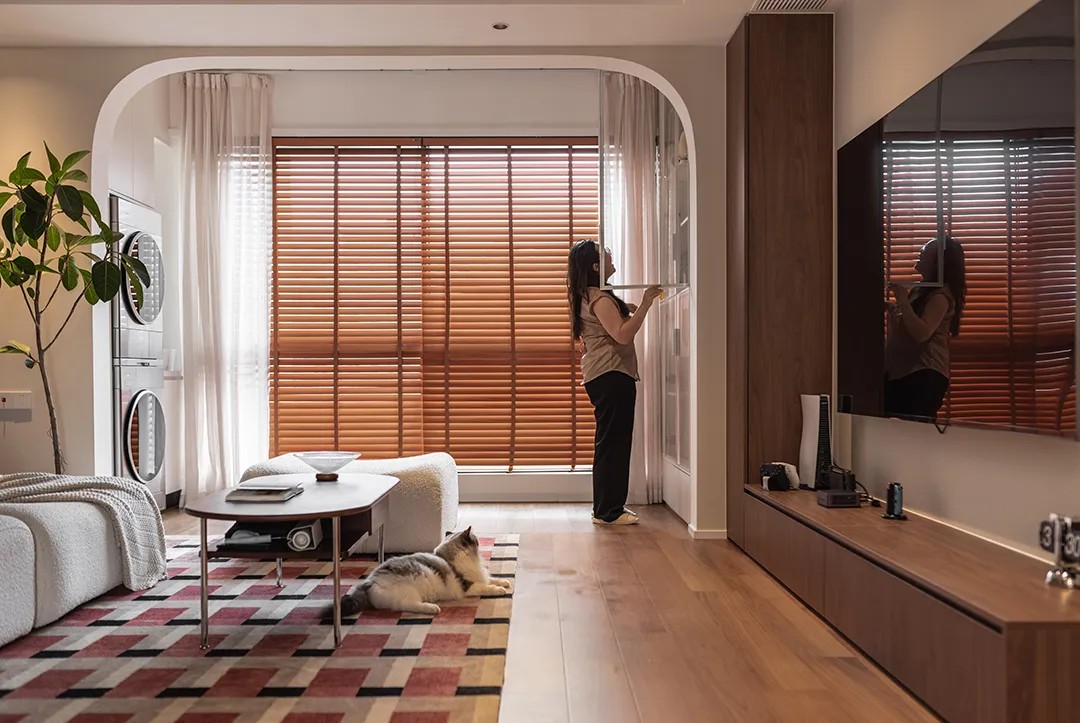 广州112㎡精装房改造成中古风简直美炸了！两人三喵的家