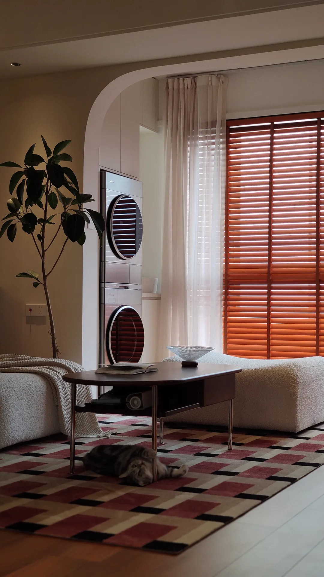 广州112㎡精装房改造成中古风简直美炸了！两人三喵的家