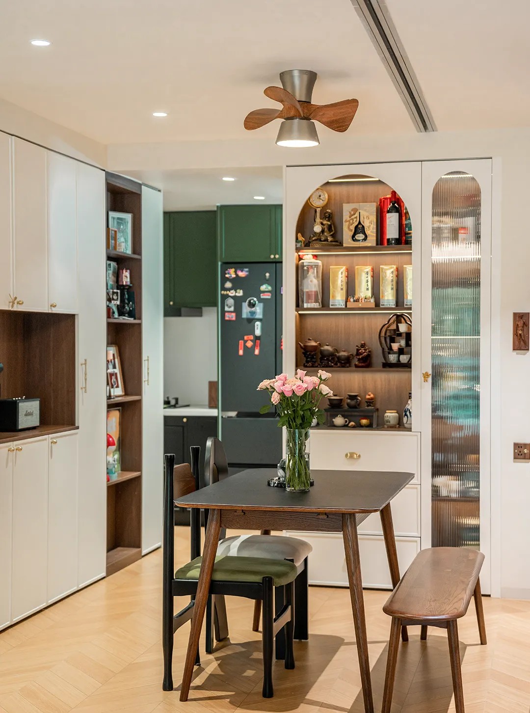 83㎡旧房改造黑棕复古风|新增一卫一卧