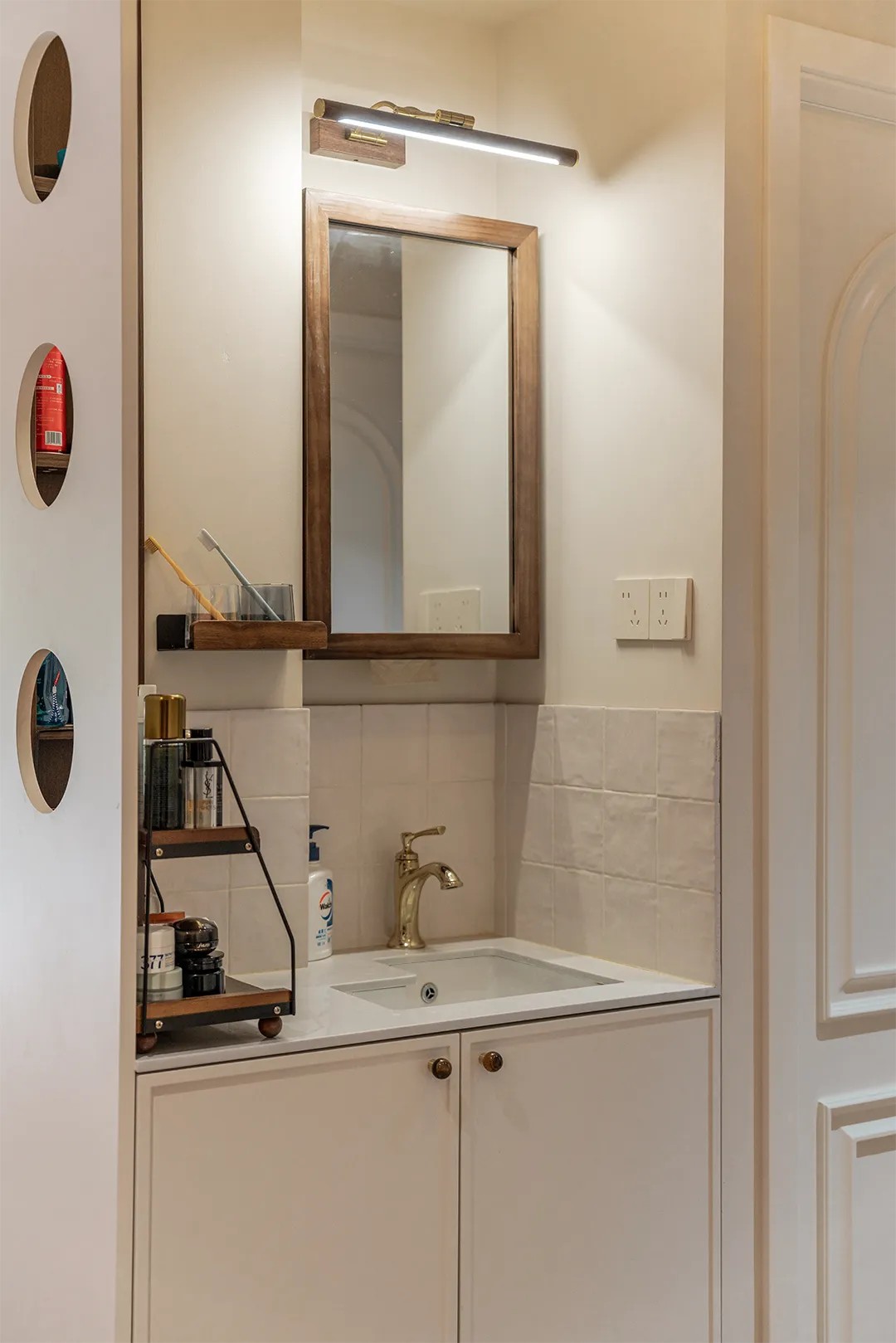 83㎡旧房改造黑棕复古风|新增一卫一卧