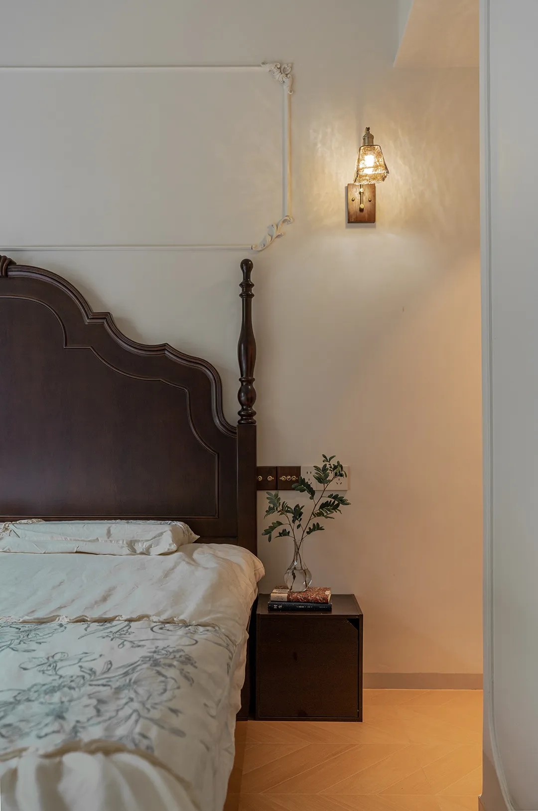 83㎡旧房改造黑棕复古风|新增一卫一卧