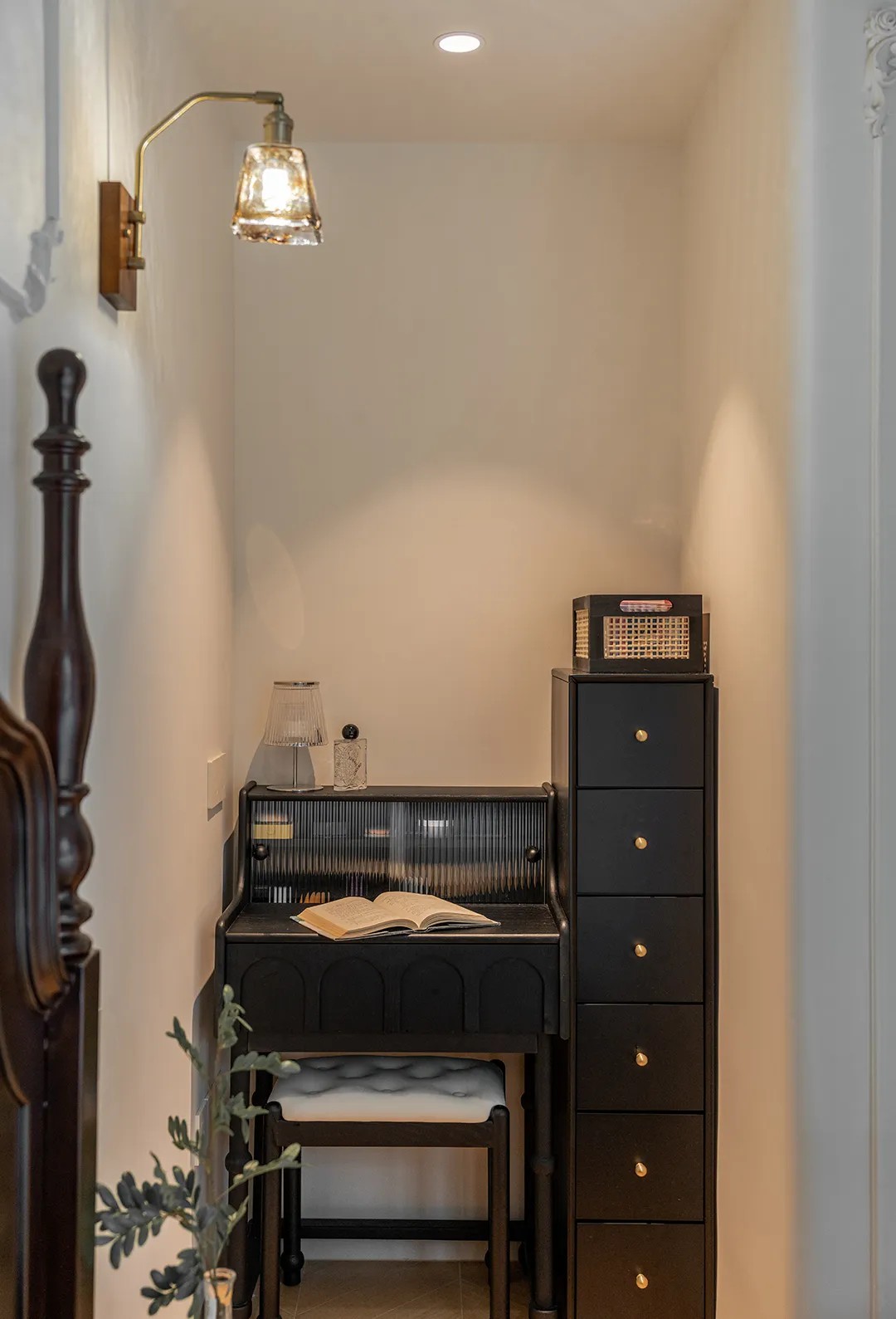 83㎡旧房改造黑棕复古风|新增一卫一卧